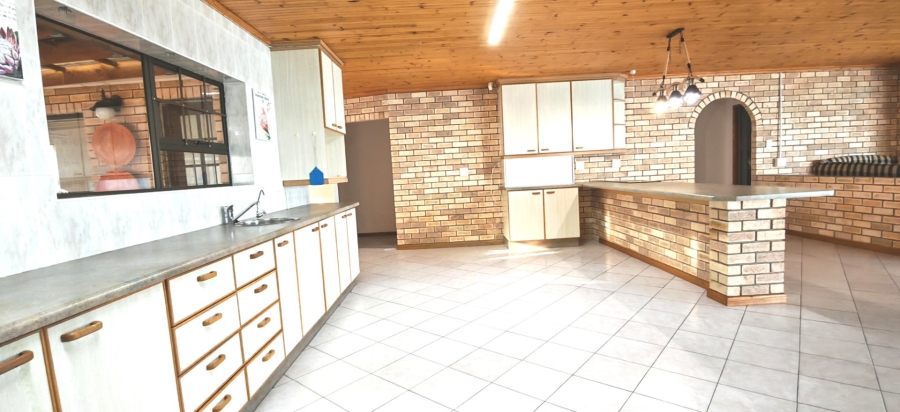 5 Bedroom Property for Sale in Dana Bay Western Cape